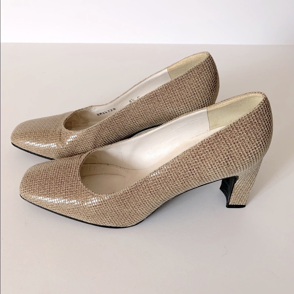 Vintage Stuart Weitzman Wide Fit Leather Pumps Tan 6.5C